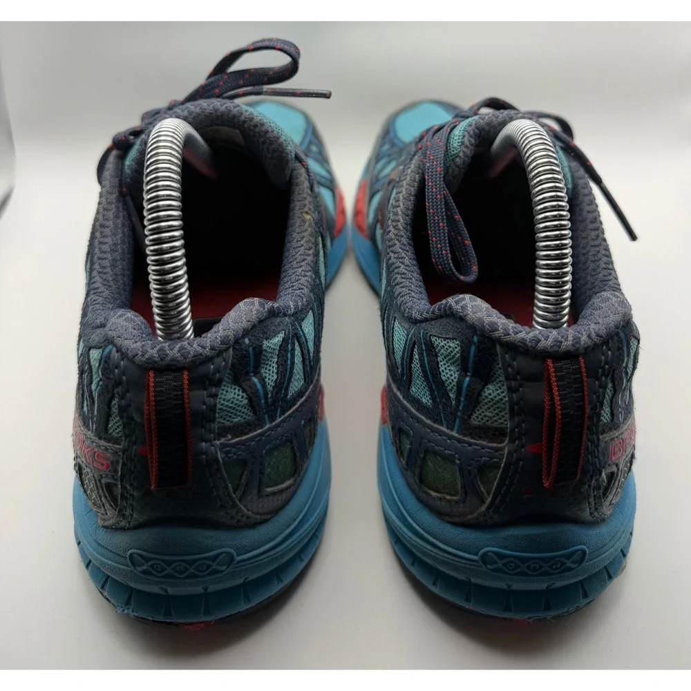 Brooks conquer elements